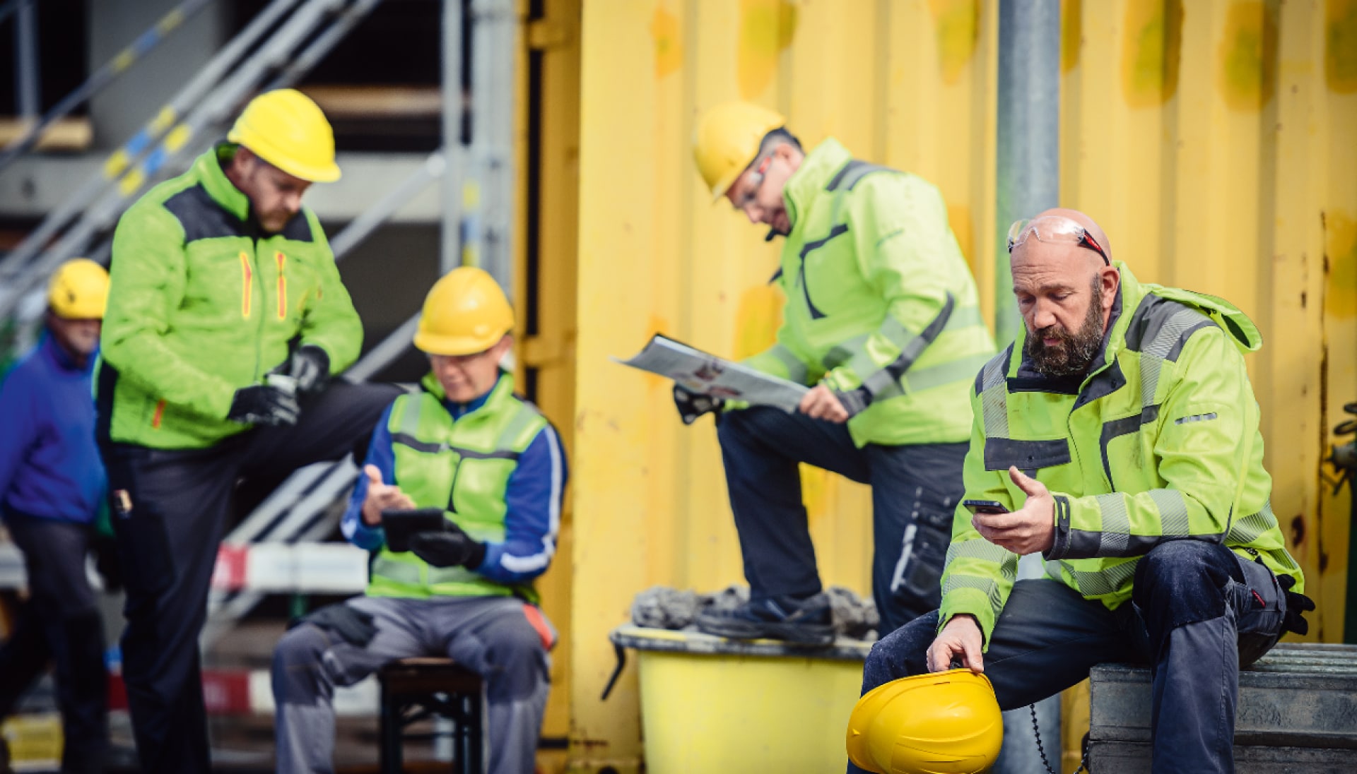 Jobsite employees experiencing downtime