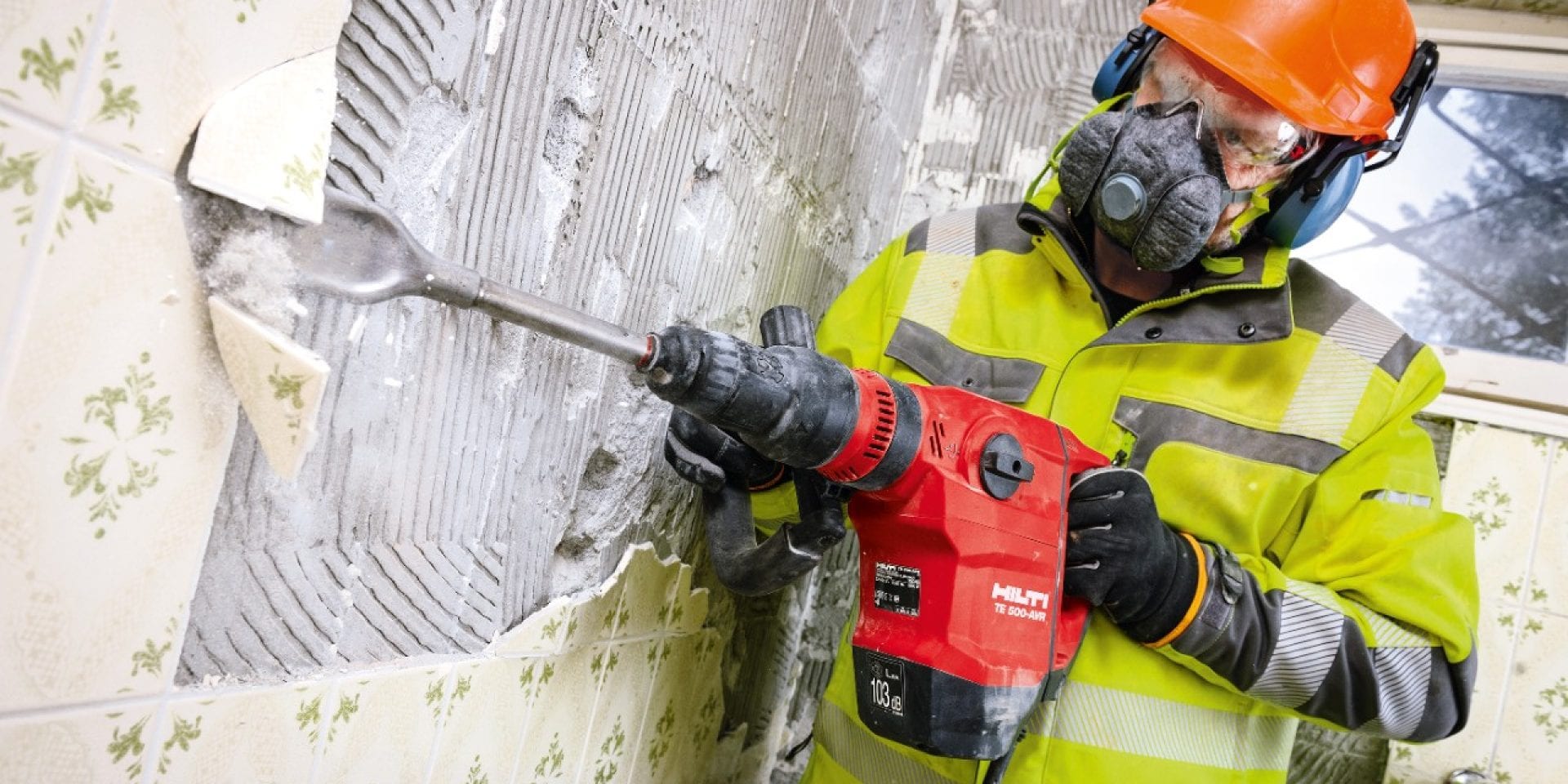 Csempe eltávolítása Hilti TE 500-AVR-rel