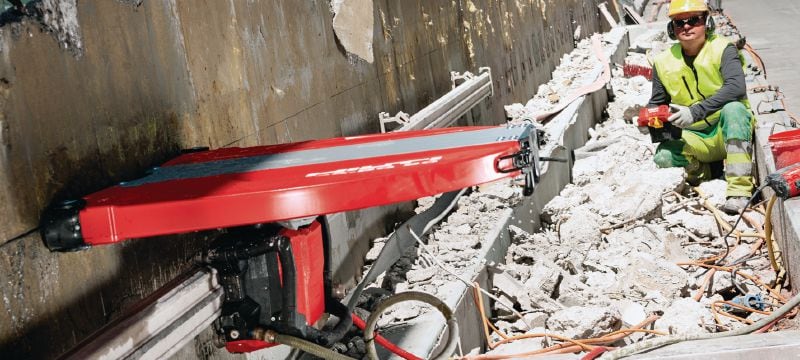 SPX MCL Equidist falvágólap (60HY: Hilti-, Husqvarna®- és Tyrolit®-készülékekhez) Egyedülálló falvágólap (15 kW) a nagy sebességű vágásért és a hosszabb élettartamért vasbetonban (a 60HY tengely illeszkedik a Hilti-, Husqvarna®- és Tyrolit®-falvágókra) Alkalmazások 1