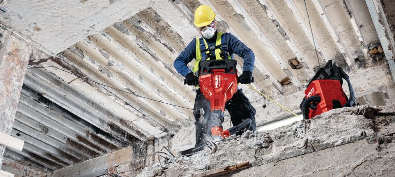 TE 2000-22 akkumulátoros kalapács Erőteljes és könnyű akkumulátoros vésőkalapács a beton feltörésére és más véséstechnikai munkákra (Nuron akkumulátorplatform) Alkalmazások 1