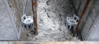 X-FS C zsaluzatkitámasztó elem szeggel Zsaluzatkitámasztó elem előszerelt szeggel formamunka betonlábazathoz való pozicionálásához Alkalmazások 2