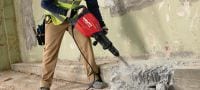 TE 1000-AVR betontörő Sokoldalú véső padlózat feltöréséhez és alkalmi falvéséshez (univerzális tápkábellel) Alkalmazások 2